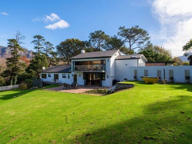 3 Bedroom House in Constantia