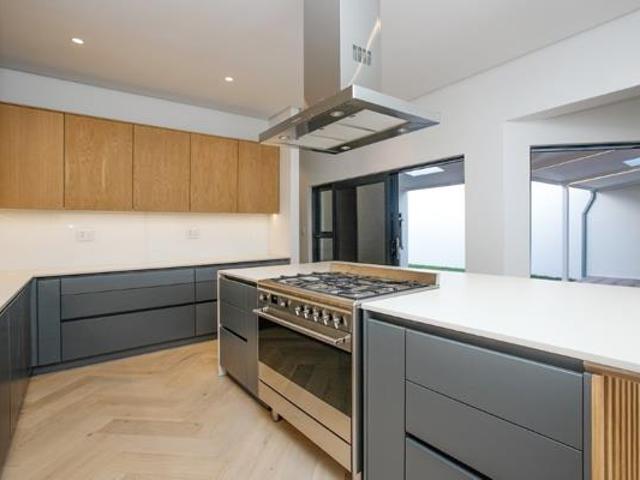 3 Bedroom House in Constantia