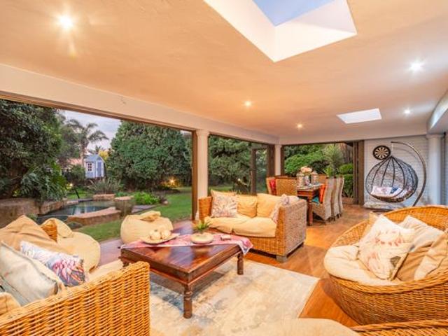 3 Bedroom House in Constantia Kloof