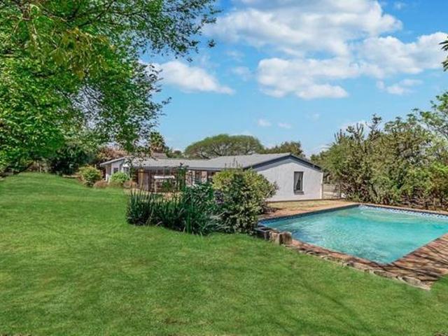 3 Bedroom House in Constantia Kloof