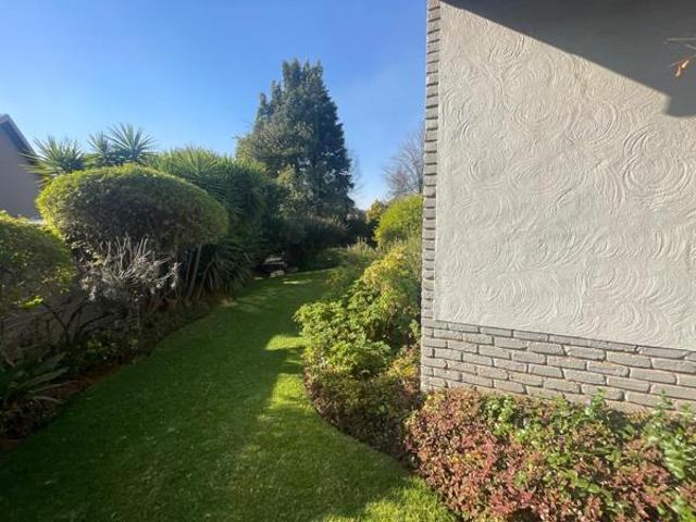3 Bedroom House in Constantia Kloof