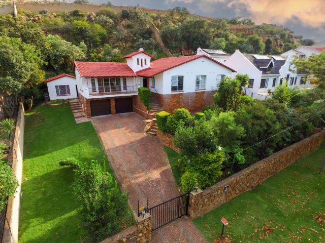 3 Bedroom House in Constantia Kloof
