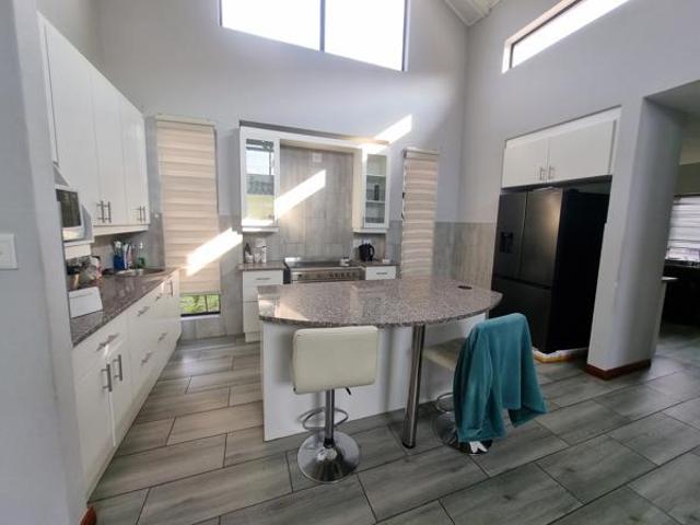 3 Bedroom House in Copperleaf Estate
