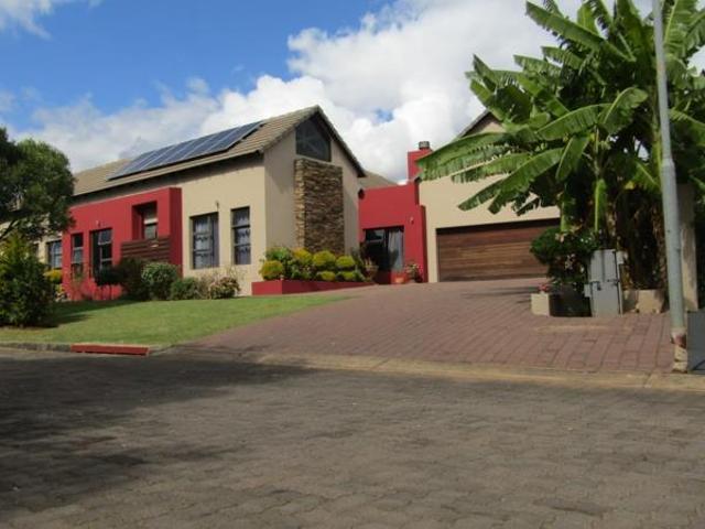3 Bedroom House in Copperleaf Estate