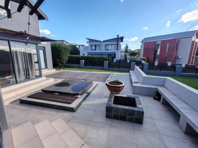 3 Bedroom House in Copperleaf Estate