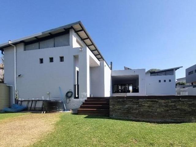 3 Bedroom House in Copperleaf Estate