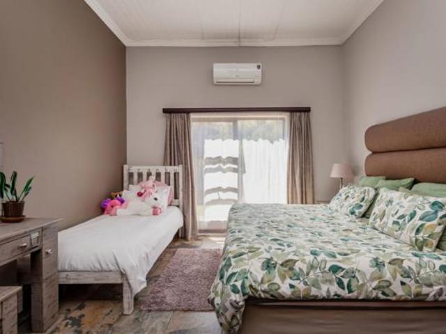 3 Bedroom House in Copperleaf Estate