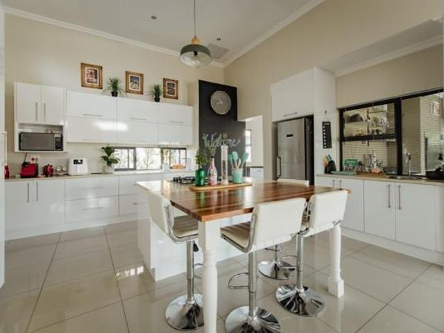 3 Bedroom House in Copperleaf Estate