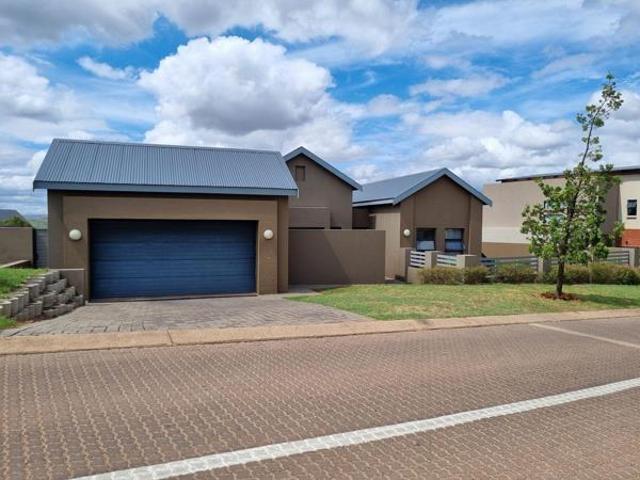 3 Bedroom House in Copperleaf Estate