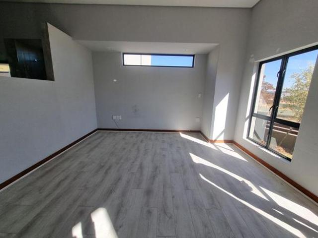 3 Bedroom House in Copperleaf Estate