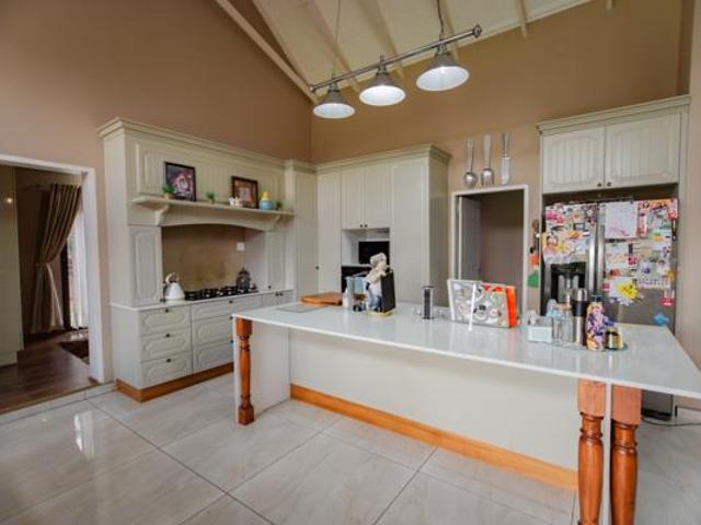 3 Bedroom House in Copperleaf Estate