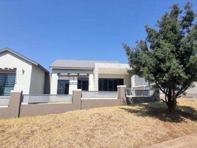 3 Bedroom House in Copperleaf Estate