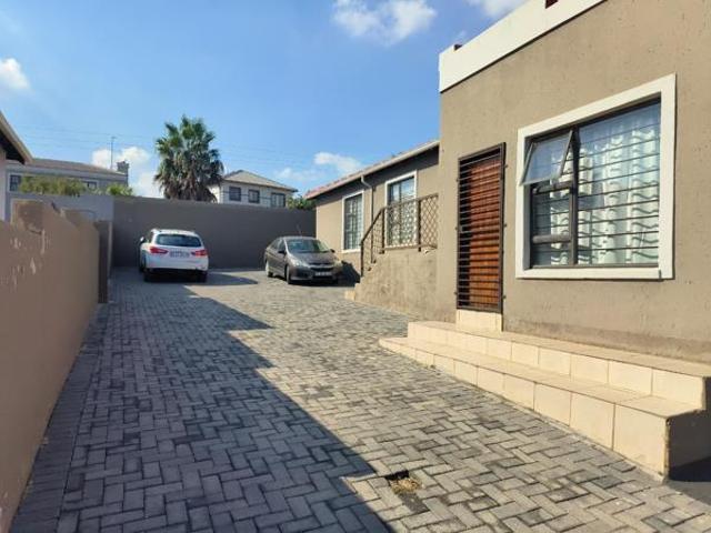 3 Bedroom House in Cosmo City