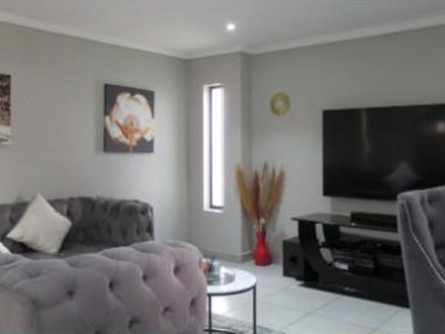 3 Bedroom House in Cosmo City