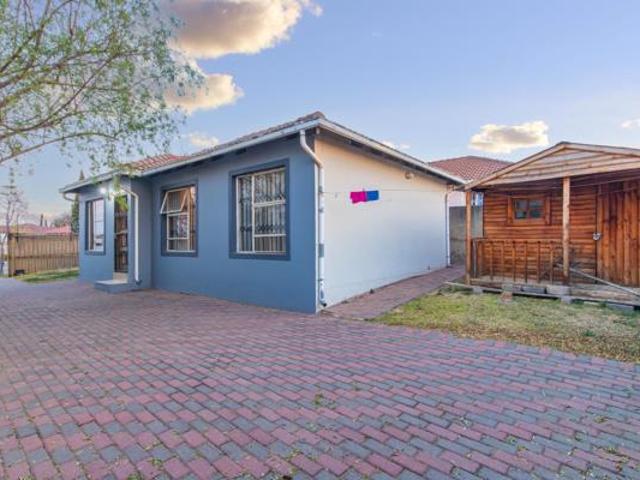 3 Bedroom House in Cosmo City