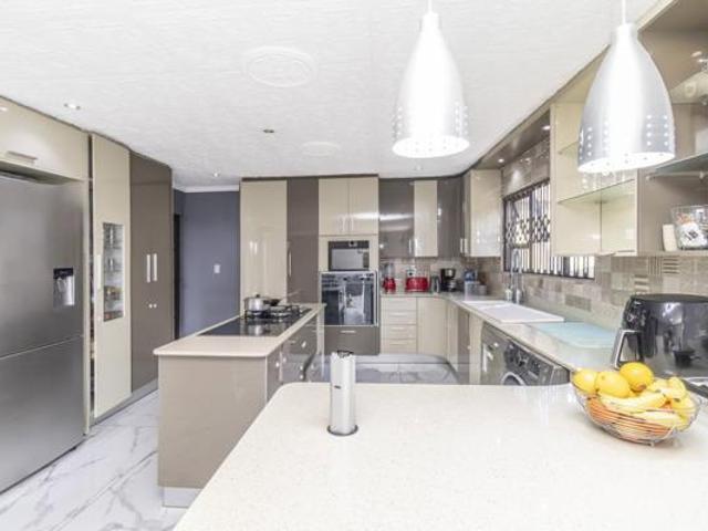 3 Bedroom House in Cosmo City