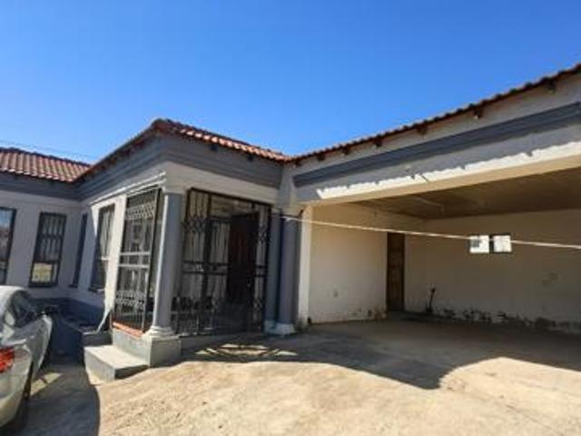 3 Bedroom House in Cosmo City