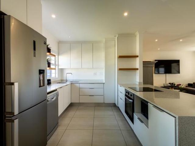 3 Bedroom House in Caledon Estate