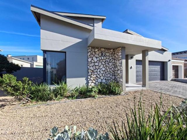 3 Bedroom House in Calypso Beach