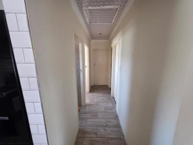 3 Bedroom House in Camelot