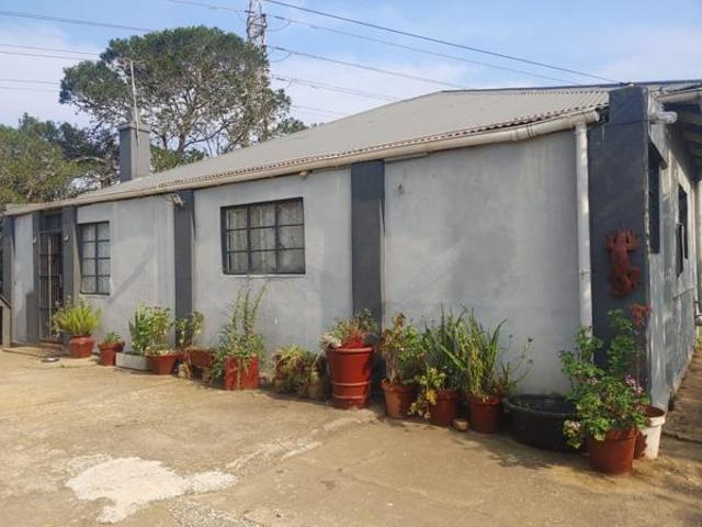 3 Bedroom House in Campher Park