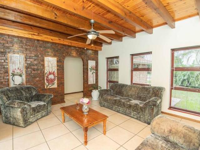 3 Bedroom House in Campher Park
