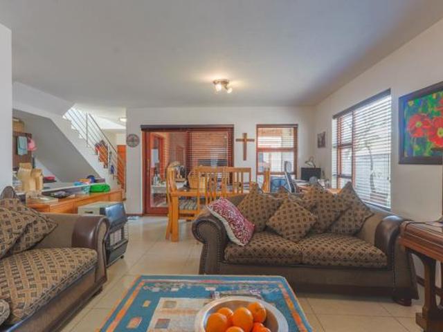 3 Bedroom House in Candlewoods Estate