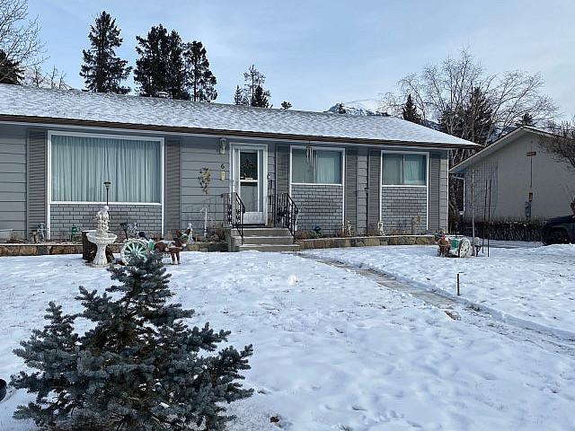 3 Bedroom House In Canmore For Rent