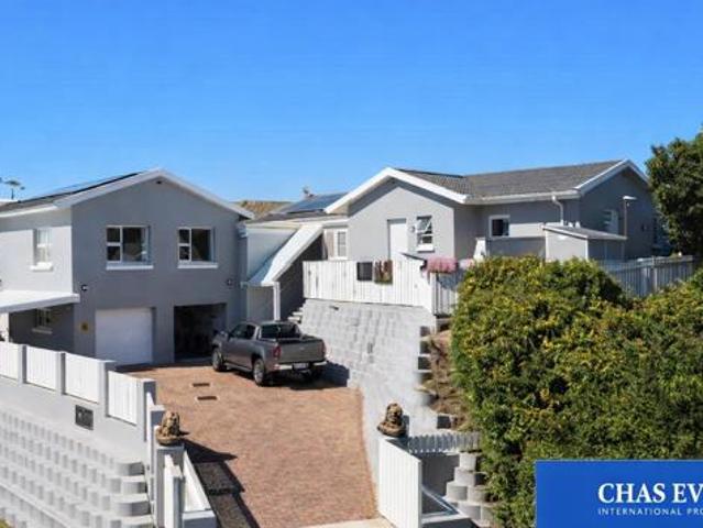 3 Bedroom House in Cannon Rocks