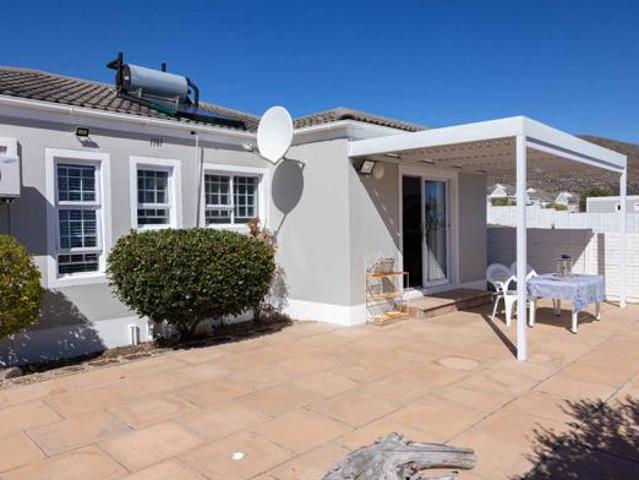 3 Bedroom House in Capri