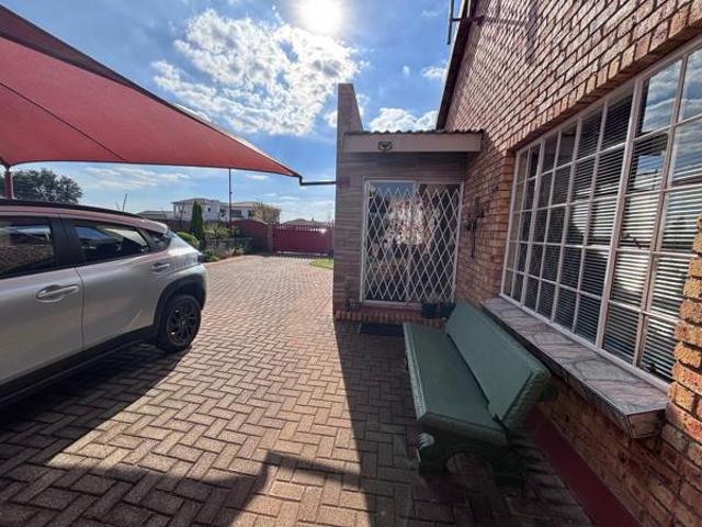 3 Bedroom House in Carletonville