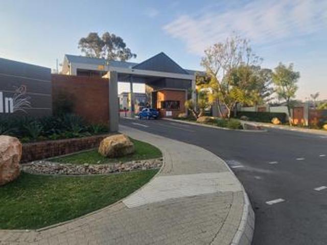 3 Bedroom House in Carlswald Estate