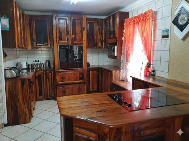 3 Bedroom House in Cashan