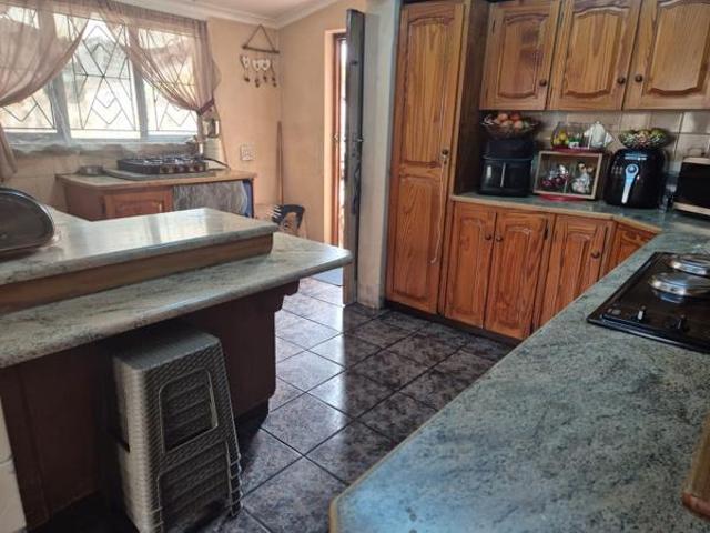 3 Bedroom House in Centenary Park
