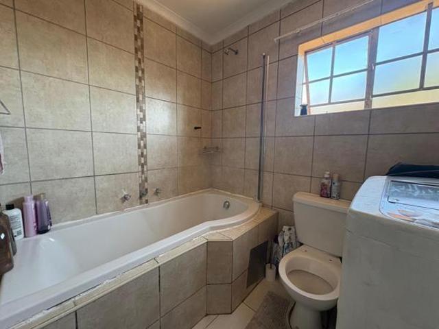3 Bedroom House in Chantelle