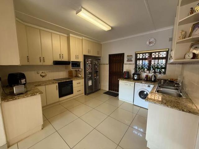 3 Bedroom House in Chase Valley Downs