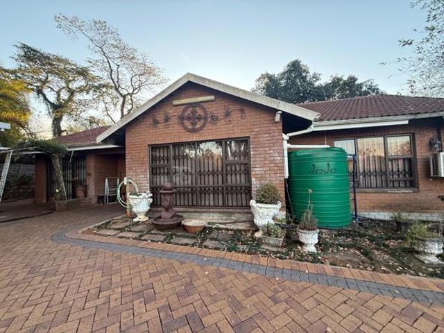 3 Bedroom House in Chase Valley Heights