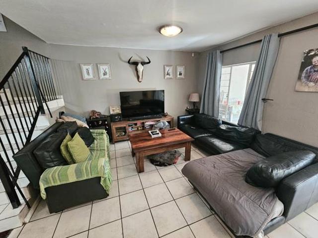 3 Bedroom House in Clubview