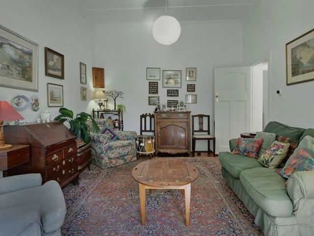 3 Bedroom House in Claremont