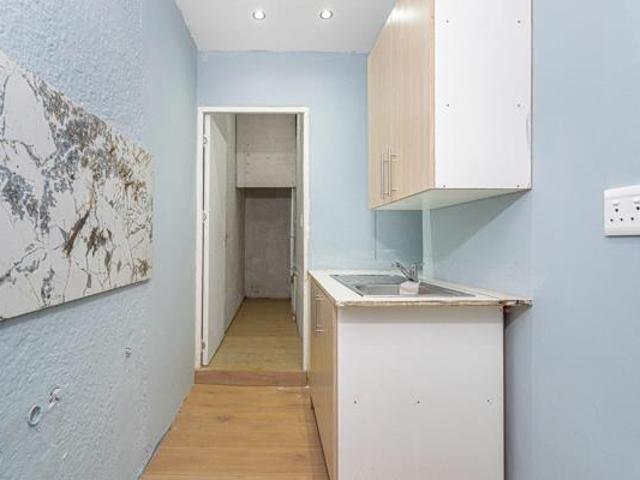 3 Bedroom House in Claremont