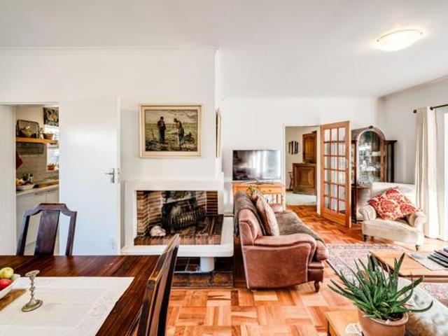 3 Bedroom House in Claremont