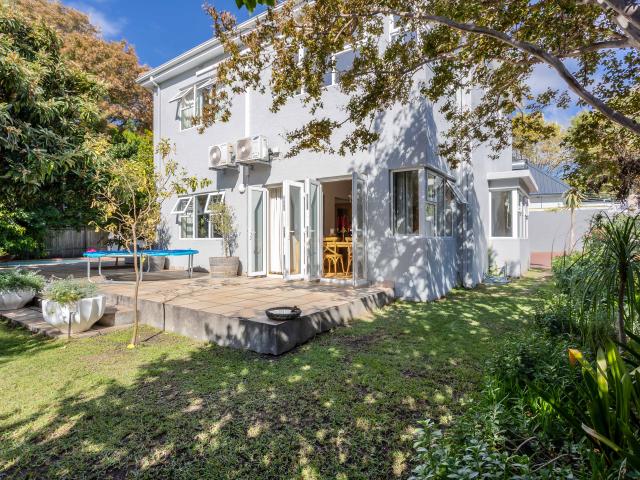 3 Bedroom House in Claremont
