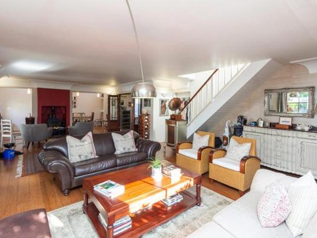 3 Bedroom House in Claremont