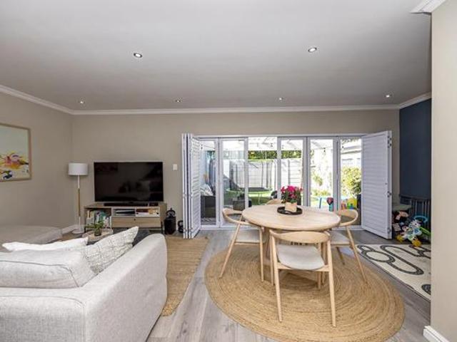 3 Bedroom House in Claremont