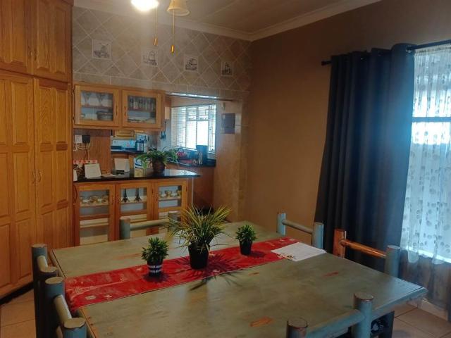 3 Bedroom House in Claremont