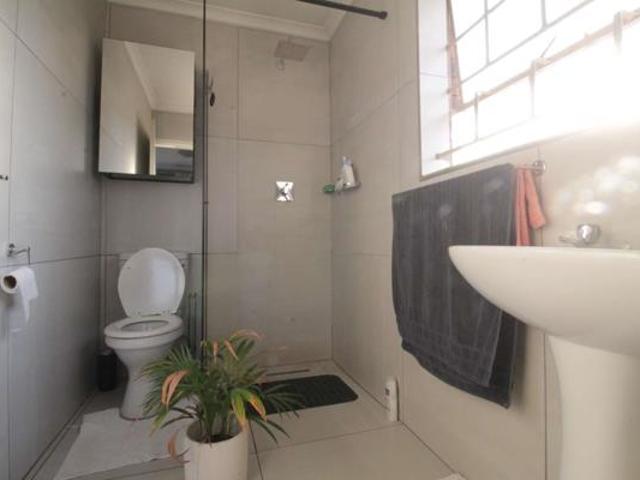 3 Bedroom House in Clayville