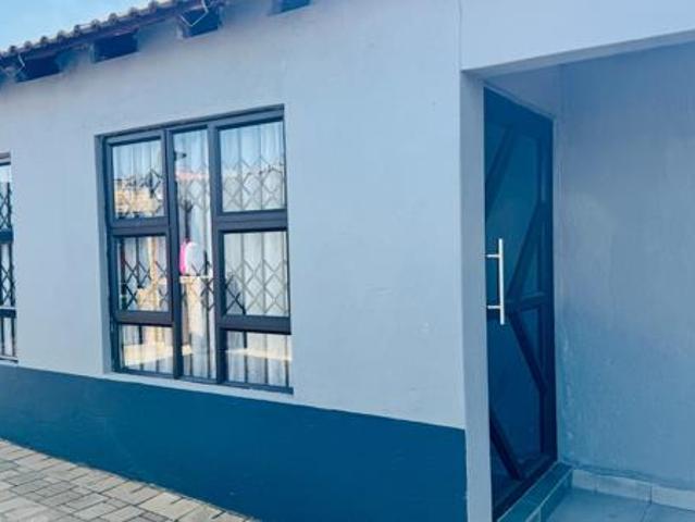 3 Bedroom House in Clayville
