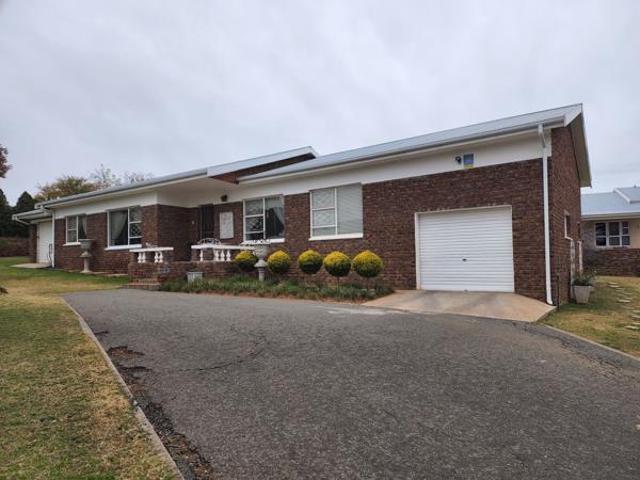 3 Bedroom House in Cradock Nxuba