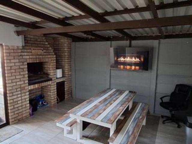 3 Bedroom House in Amalinda