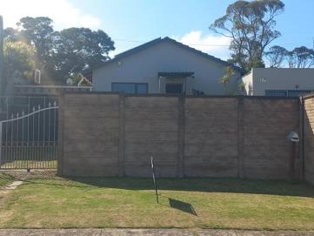 3 Bedroom House in Amalinda